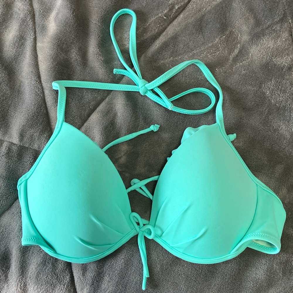 Never worn Victoria’s Secret bikini top